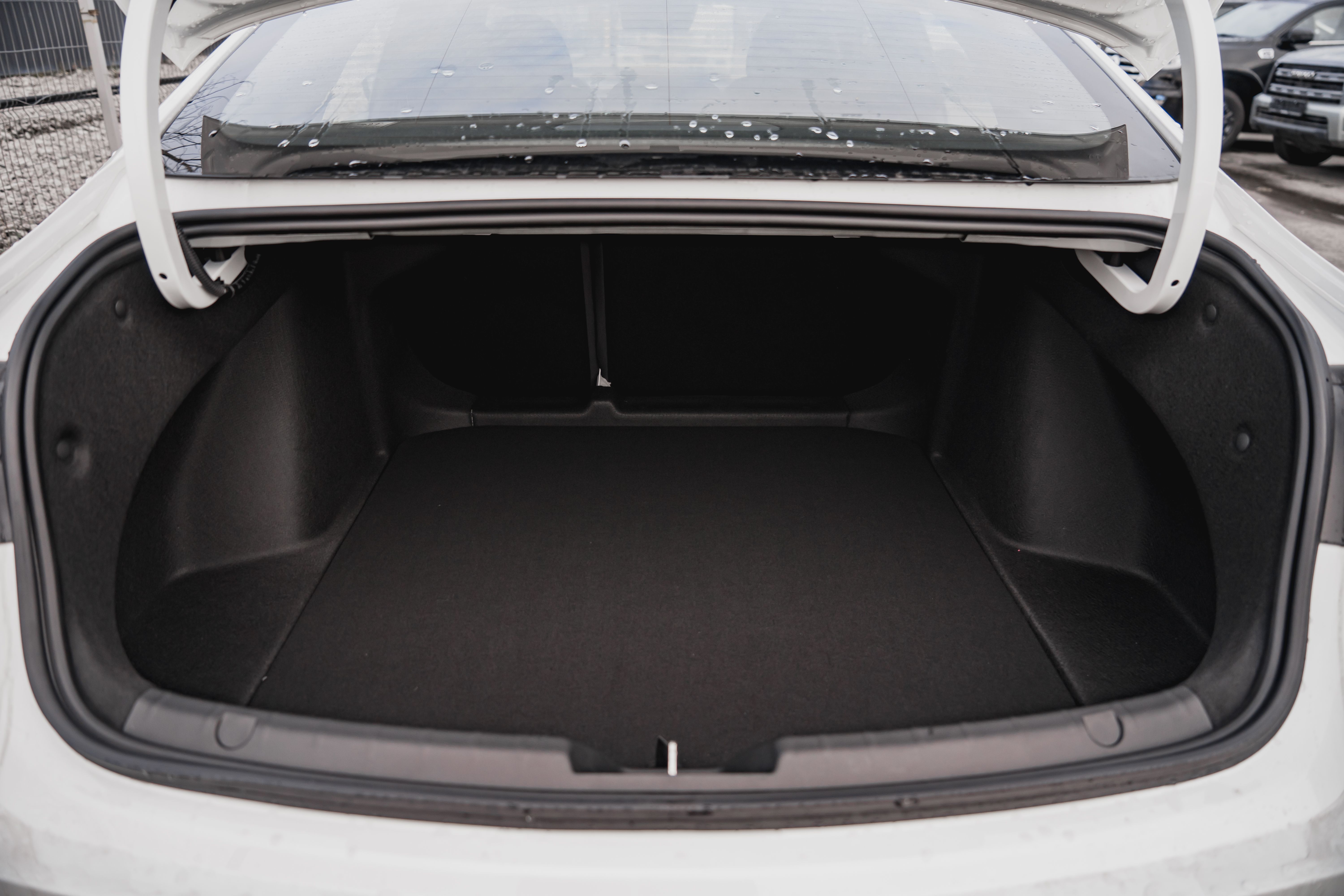 Geely Preface Flagship