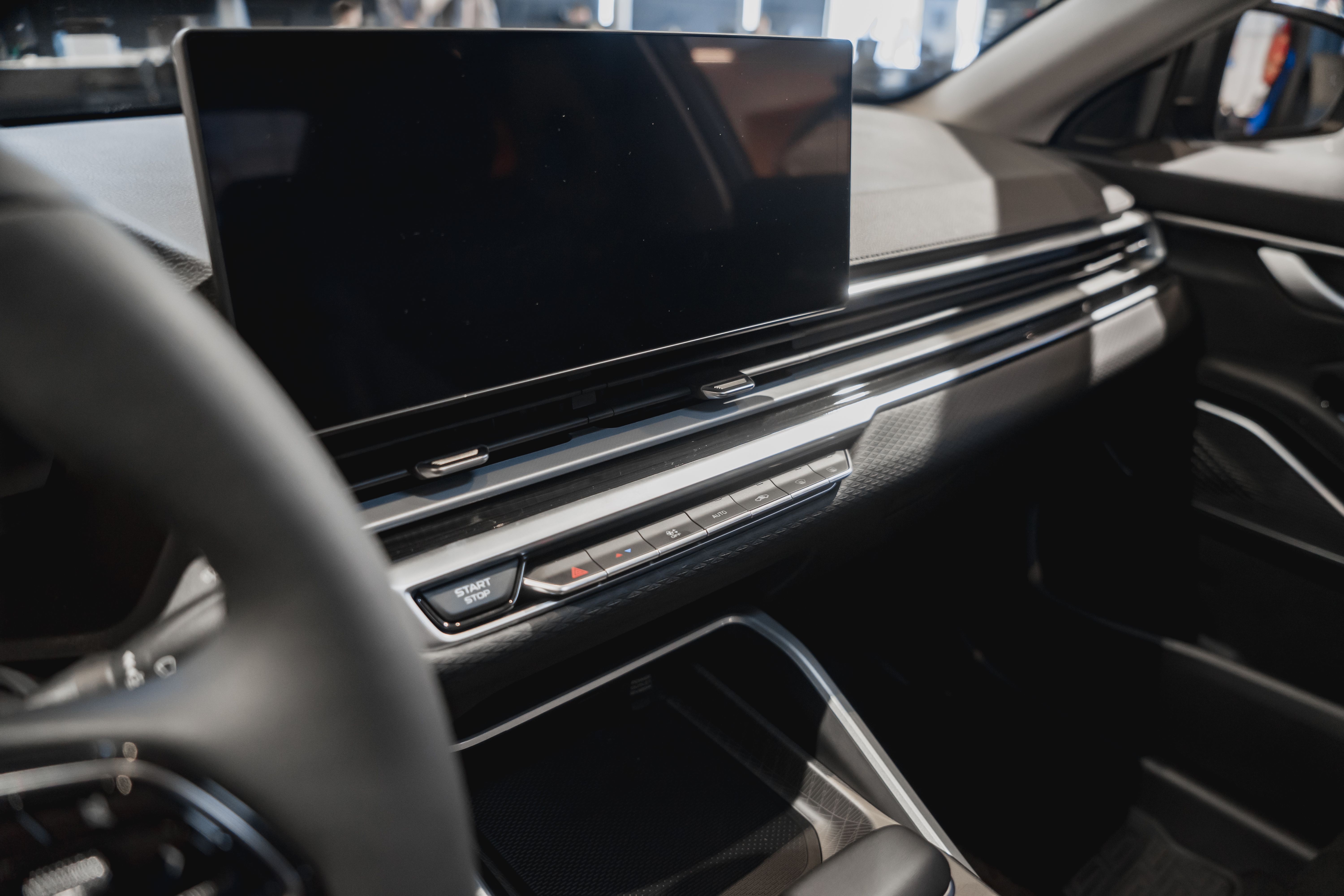 Geely EMGRAND Flagship