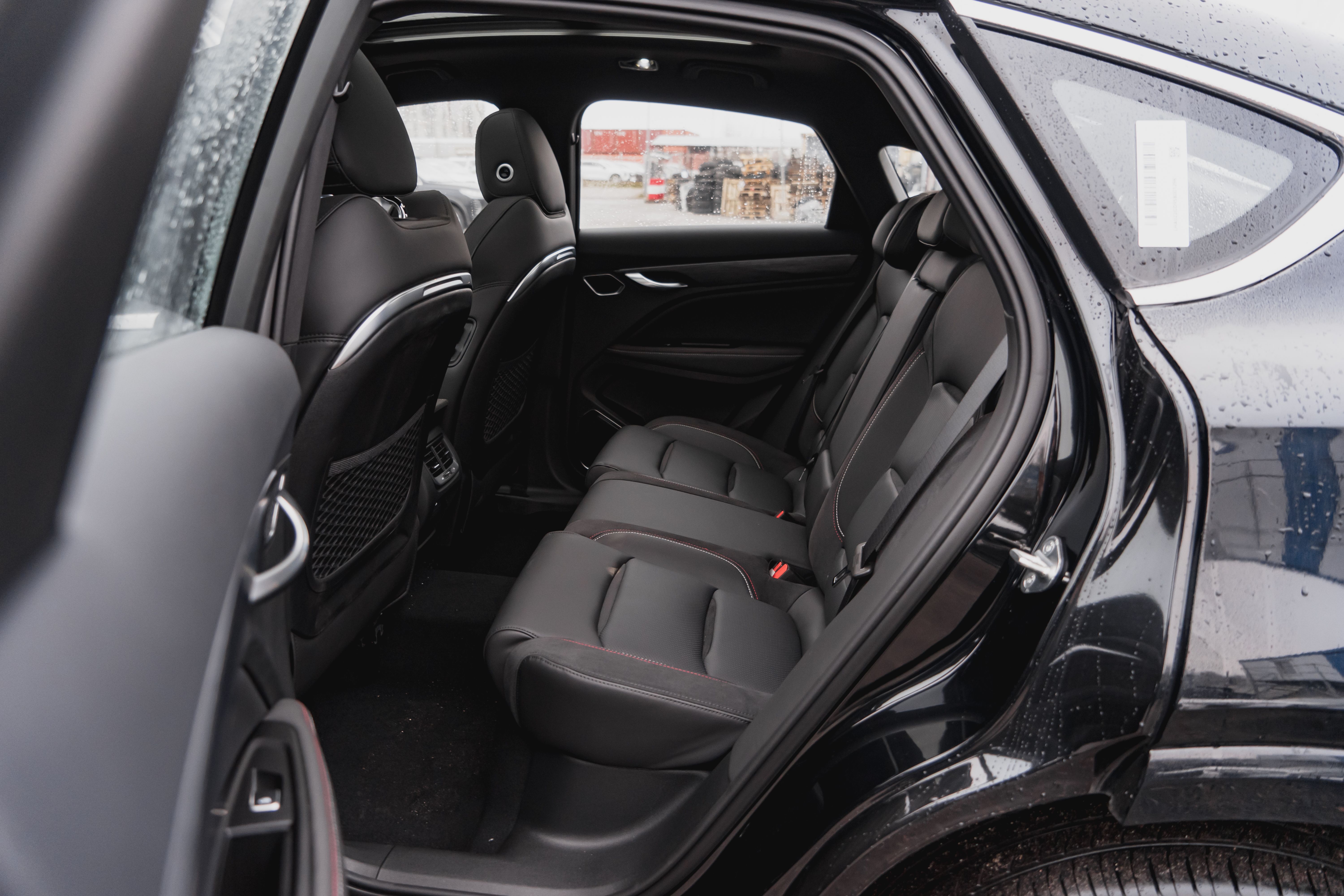 Knewstar 001 Flagship Sport