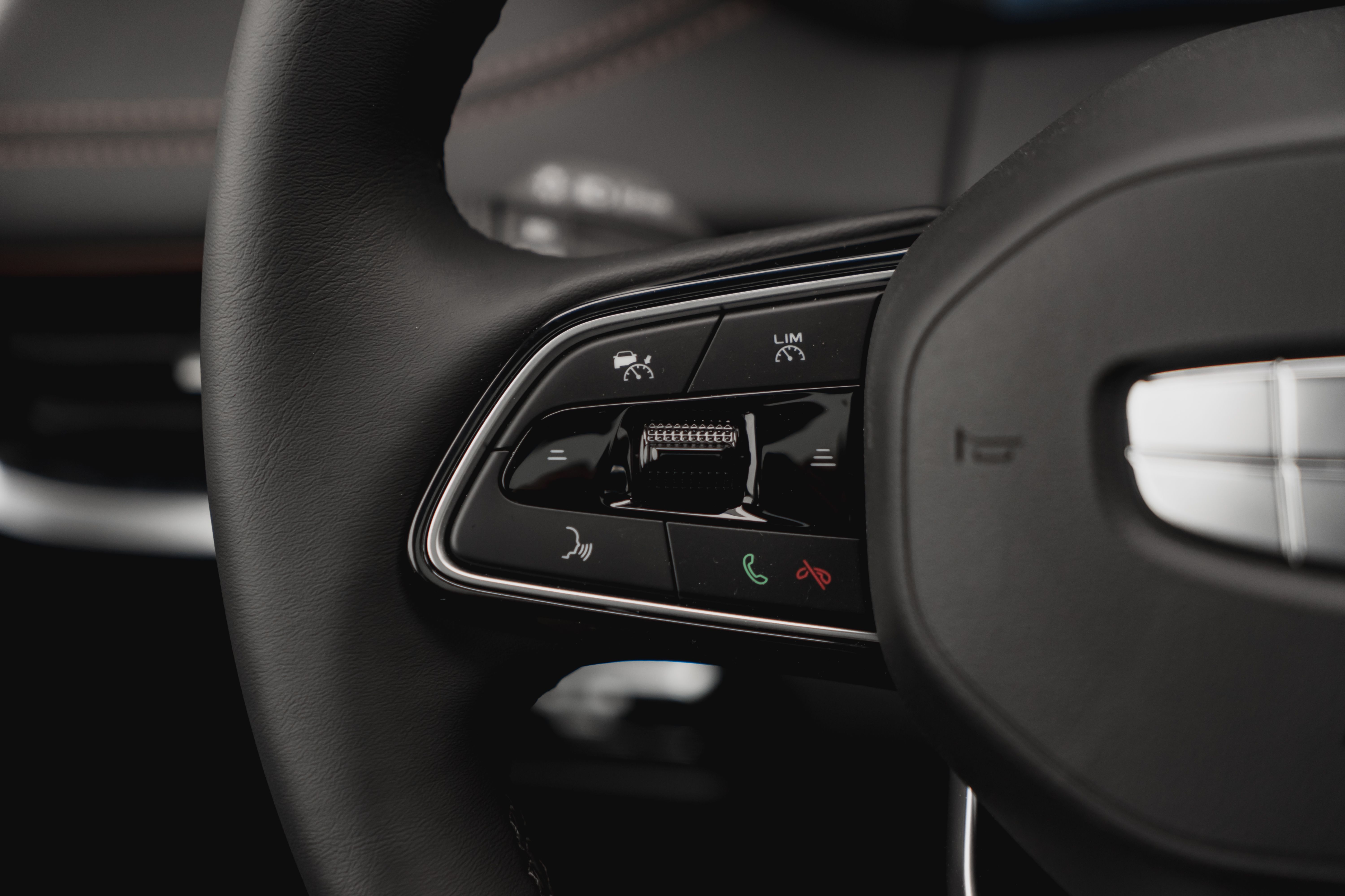 Geely OKAVANGO Flagship