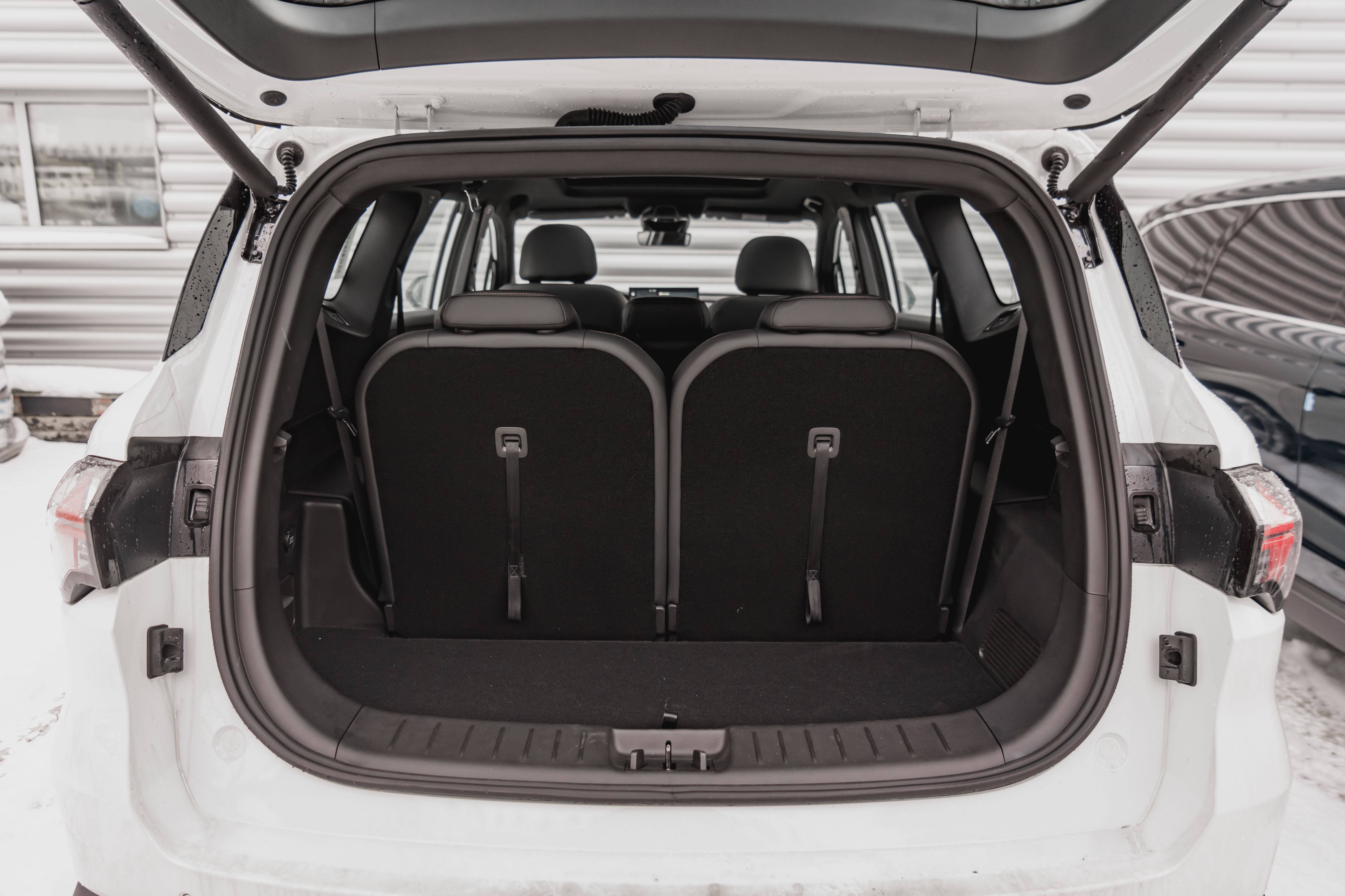 Geely OKAVANGO Flagship