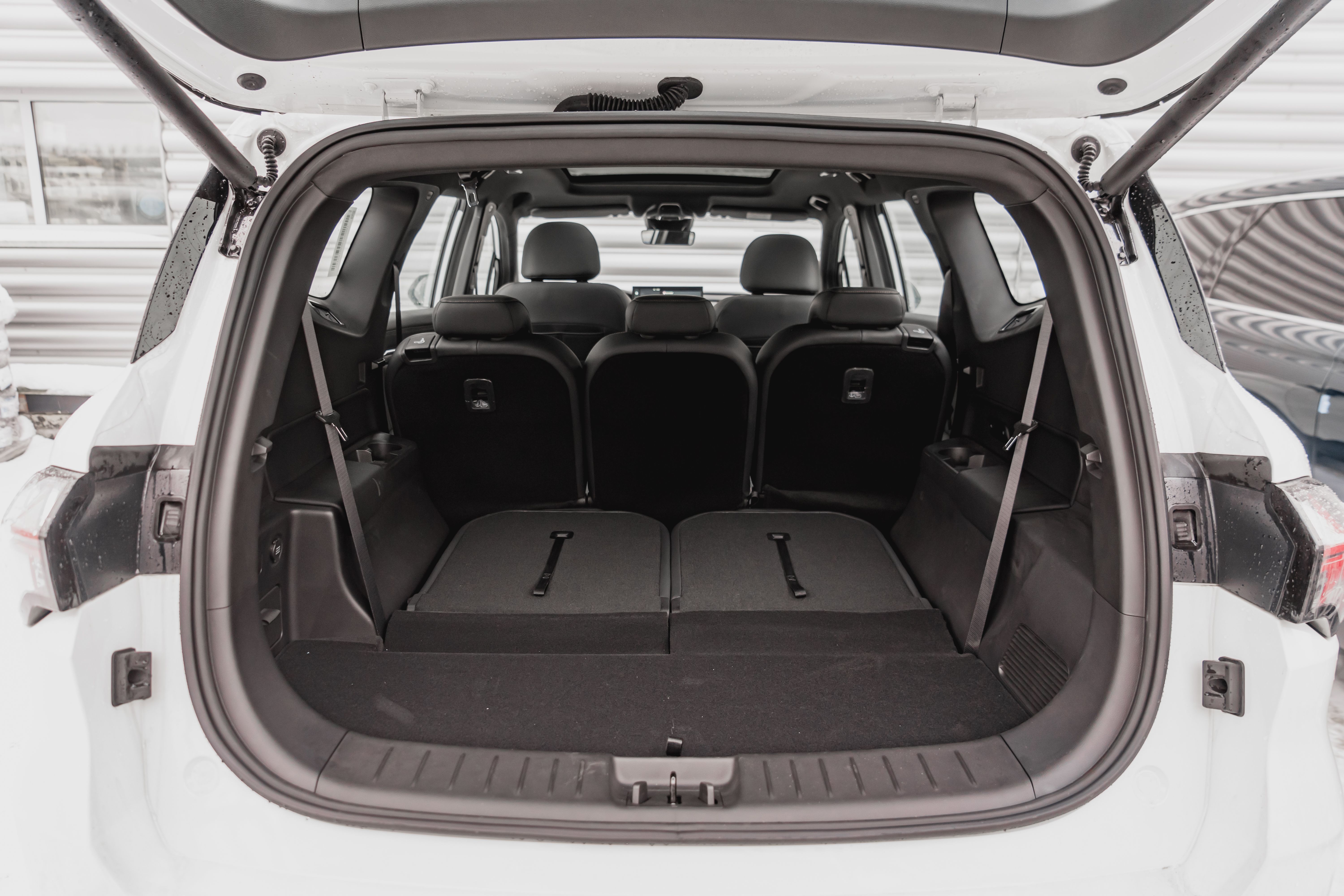 Geely OKAVANGO Flagship