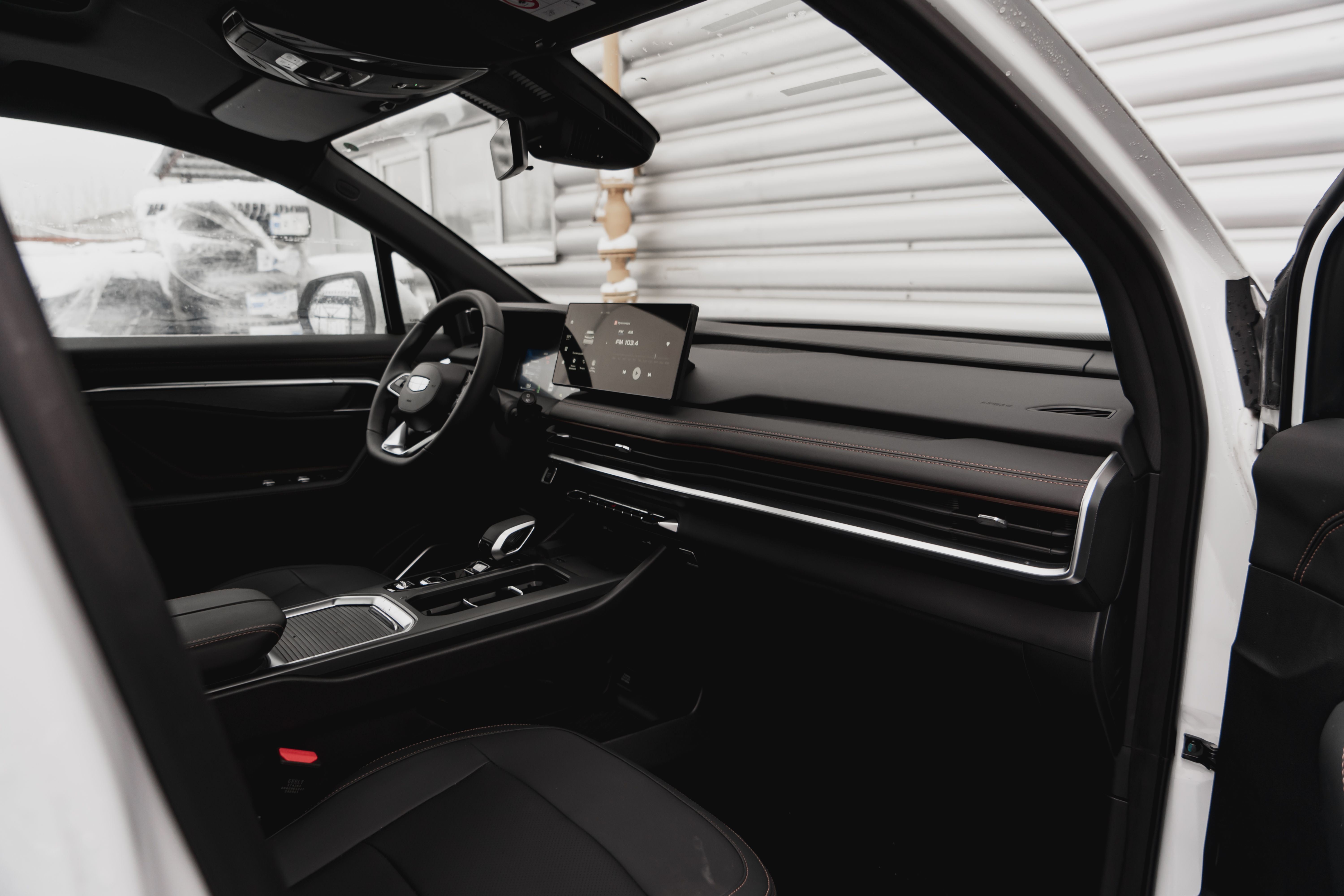 Geely OKAVANGO Flagship