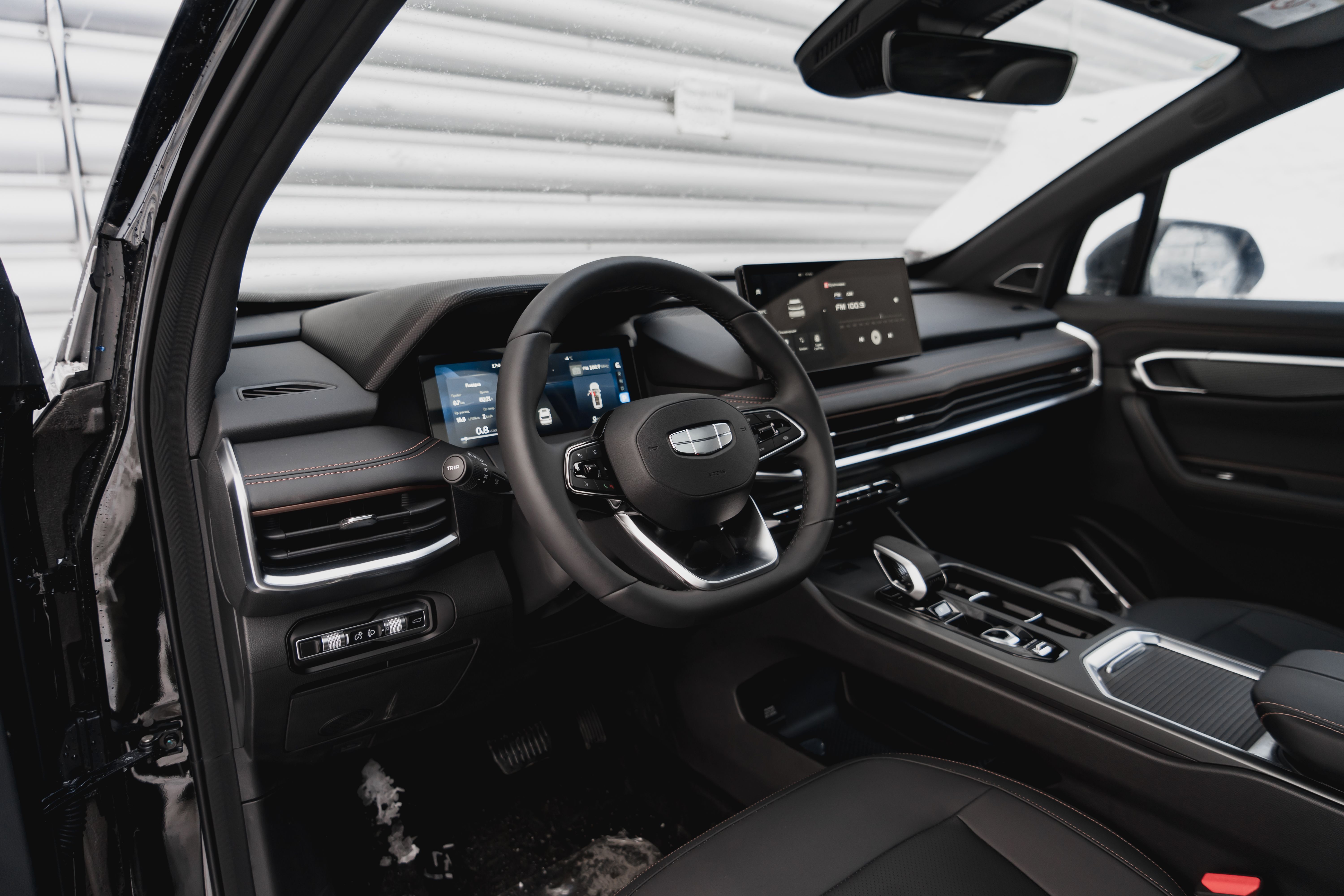 Geely OKAVANGO Flagship