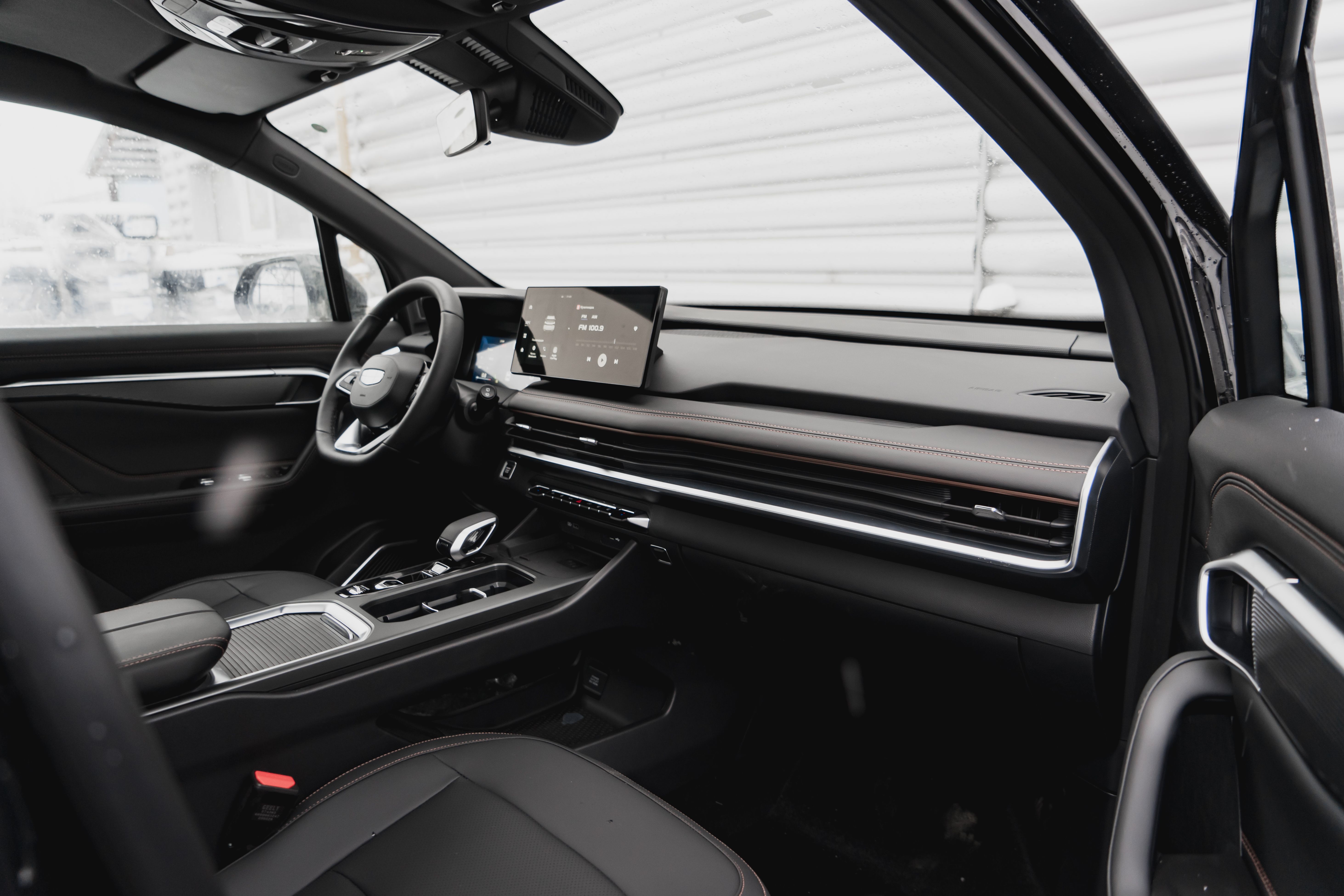 Geely OKAVANGO Flagship