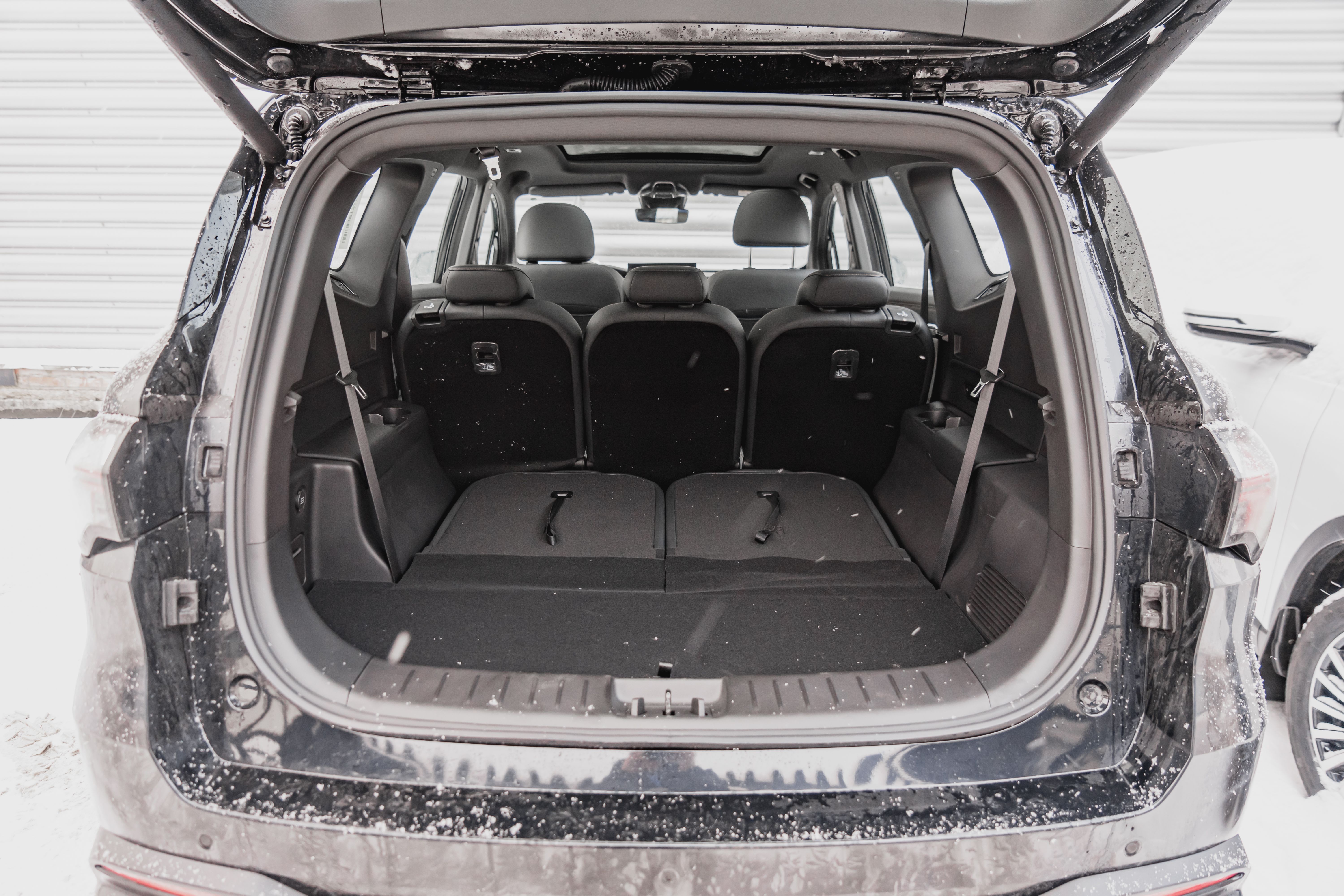 Geely OKAVANGO Flagship