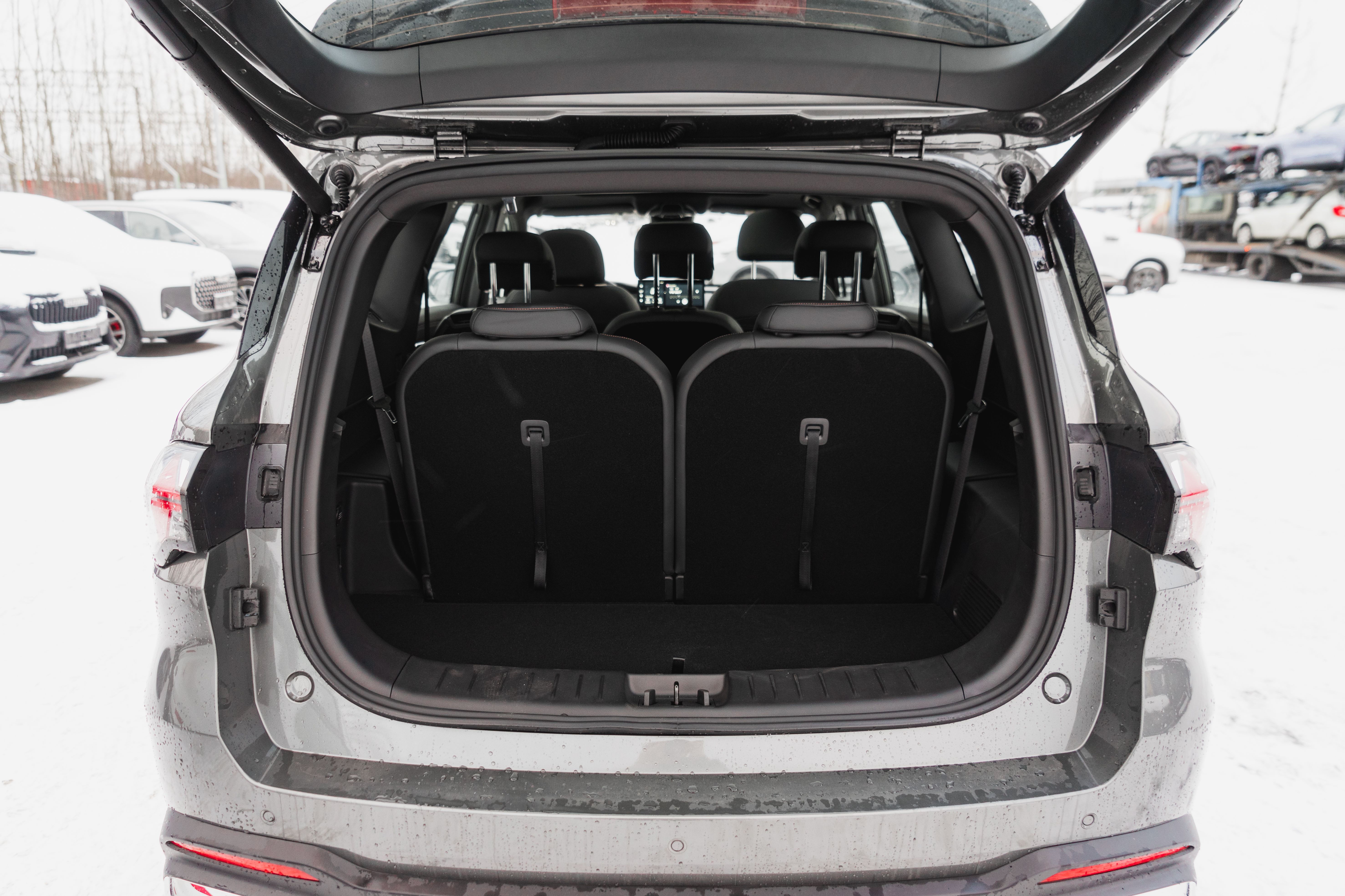 Geely OKAVANGO Flagship