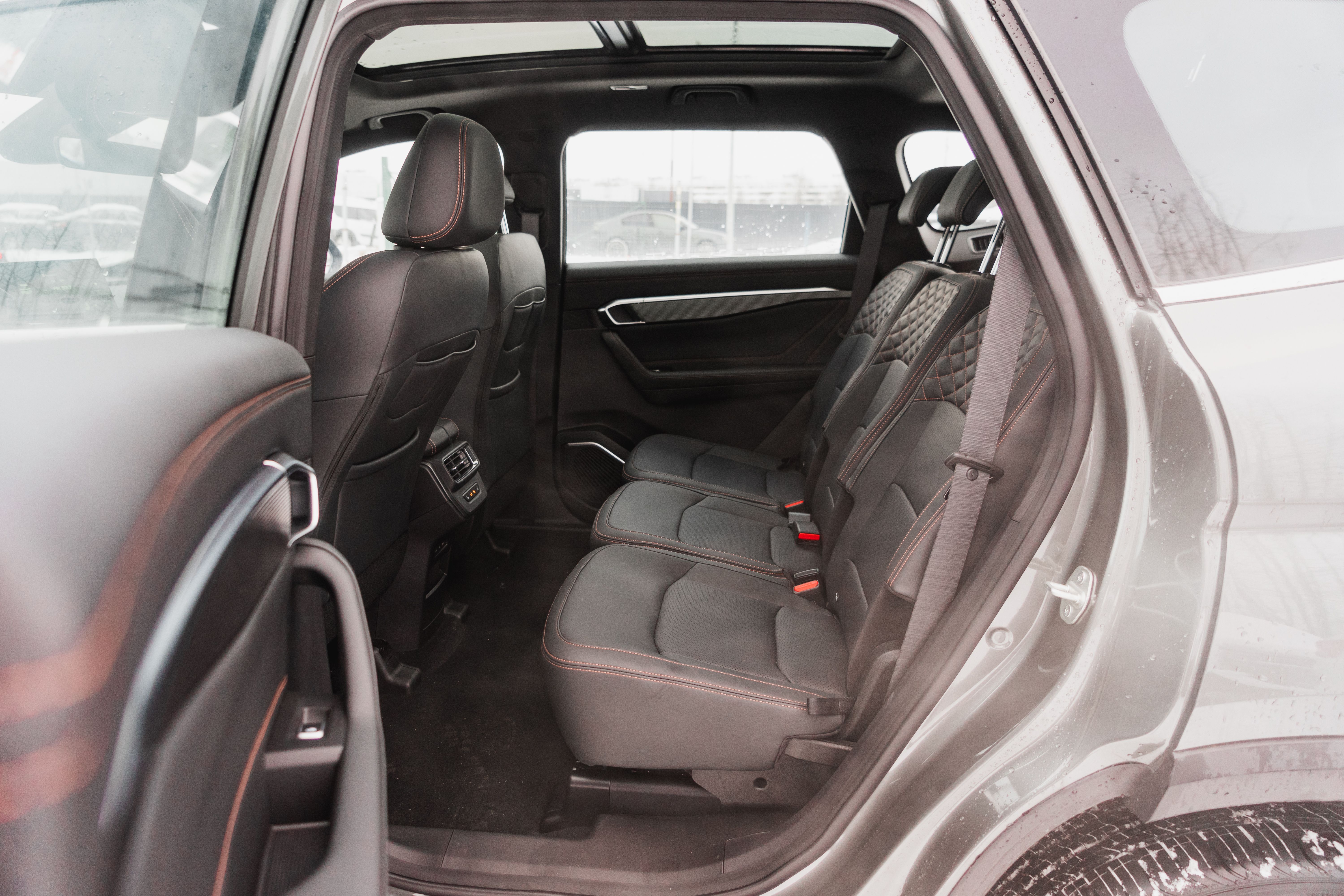 Geely OKAVANGO Flagship