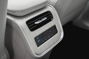 Exeed Exlantix ET 2024 года, 0 км - вид 38