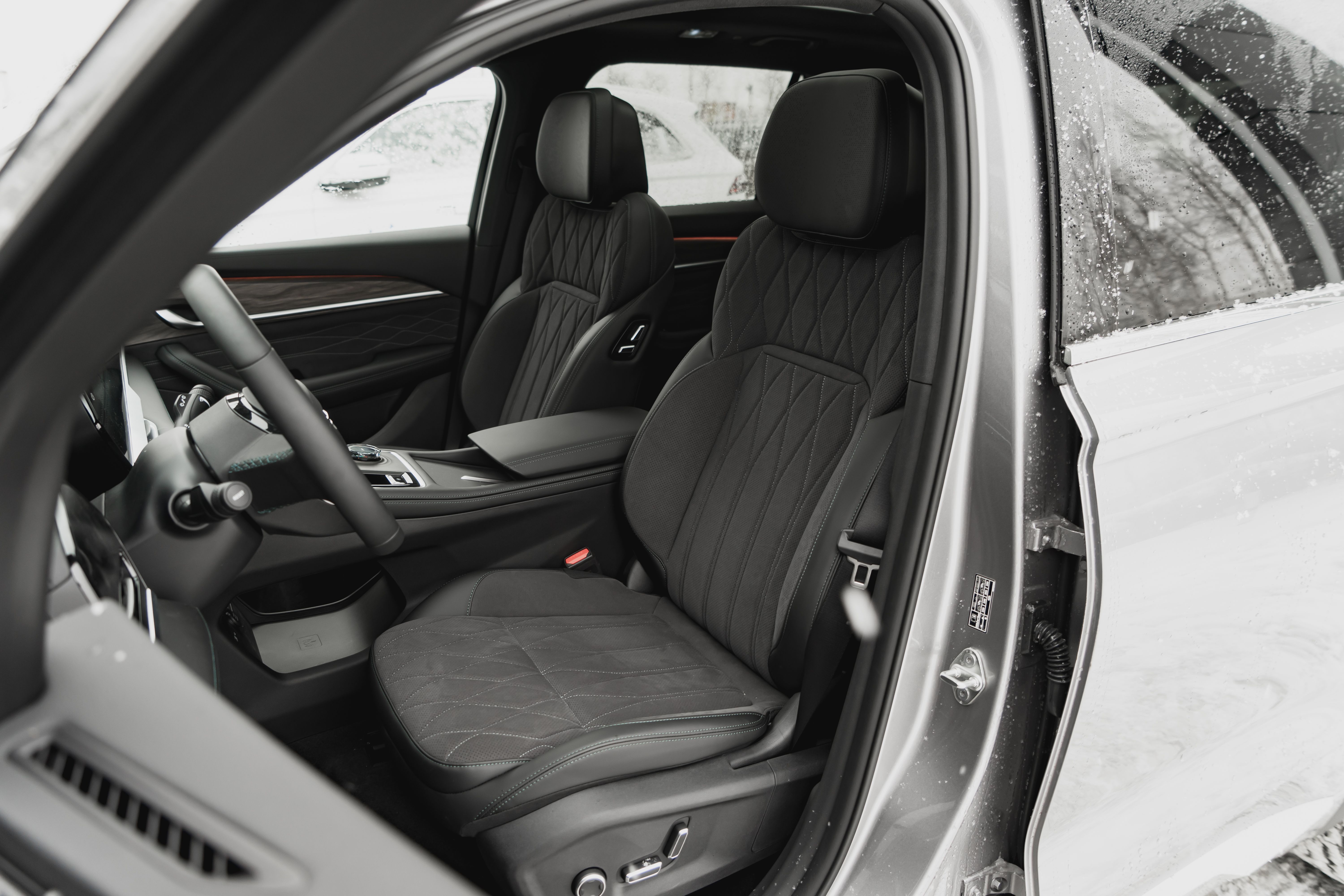 Geely MONJARO Flagship SE 2.0T 8AT 4WD