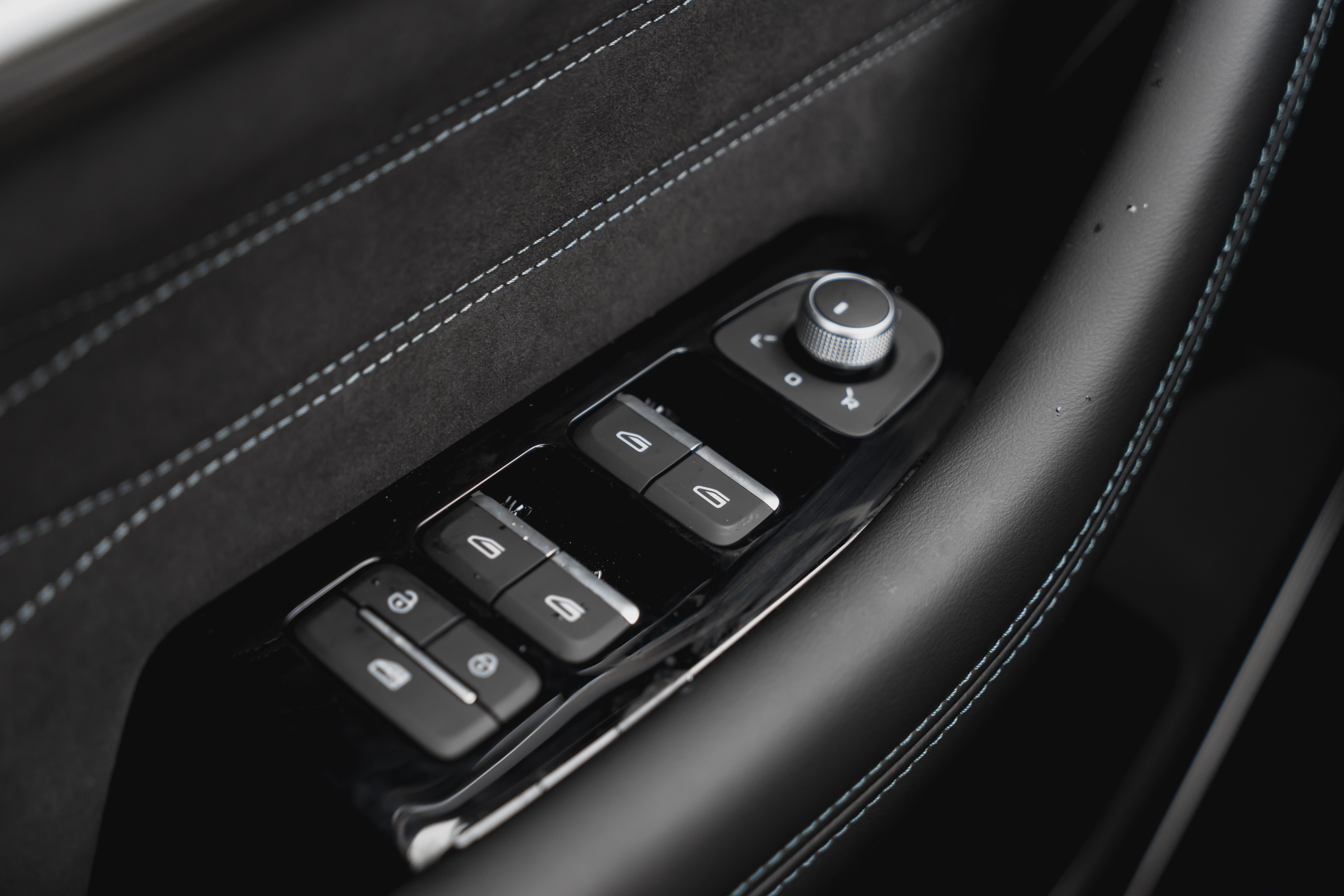 Geely MONJARO Flagship SE 2.0T 8AT 4WD