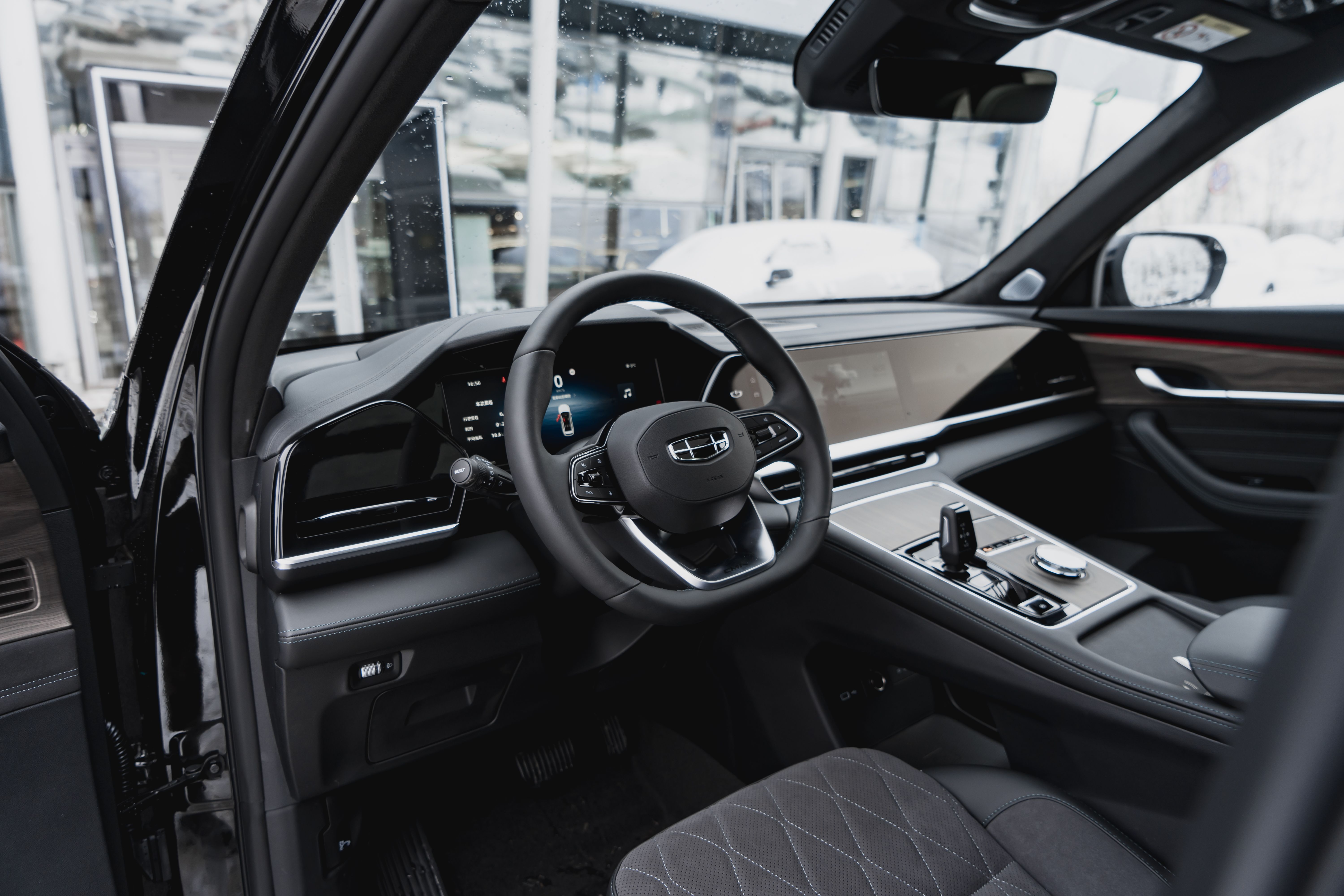 Geely MONJARO Flagship SE 2.0T 8AT 4WD