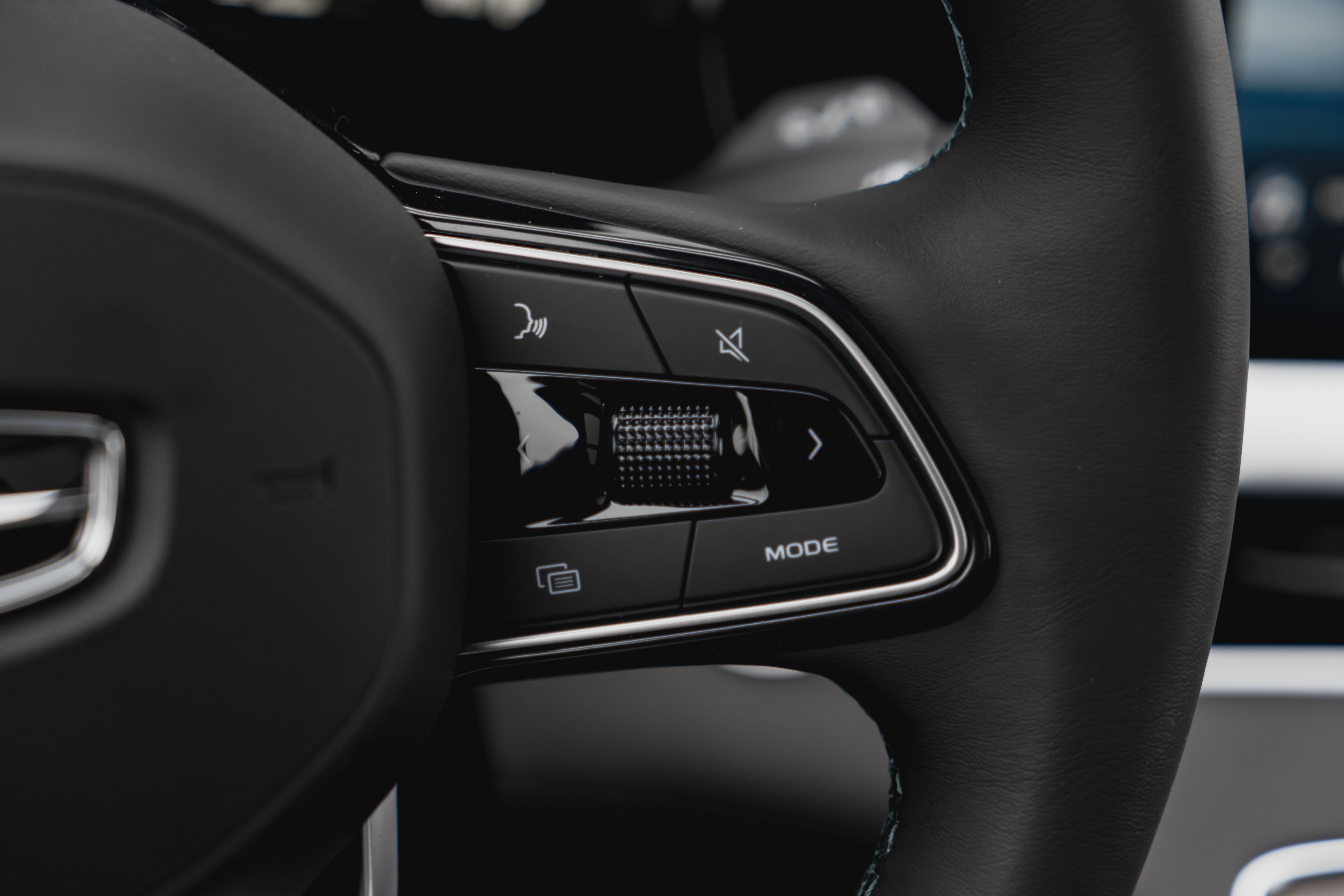 Geely MONJARO Flagship SE 2.0T 8AT 4WD