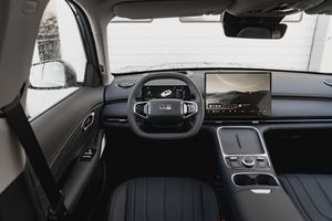 Geely EX5 EM-i 2025 года, 0 км - вид 18