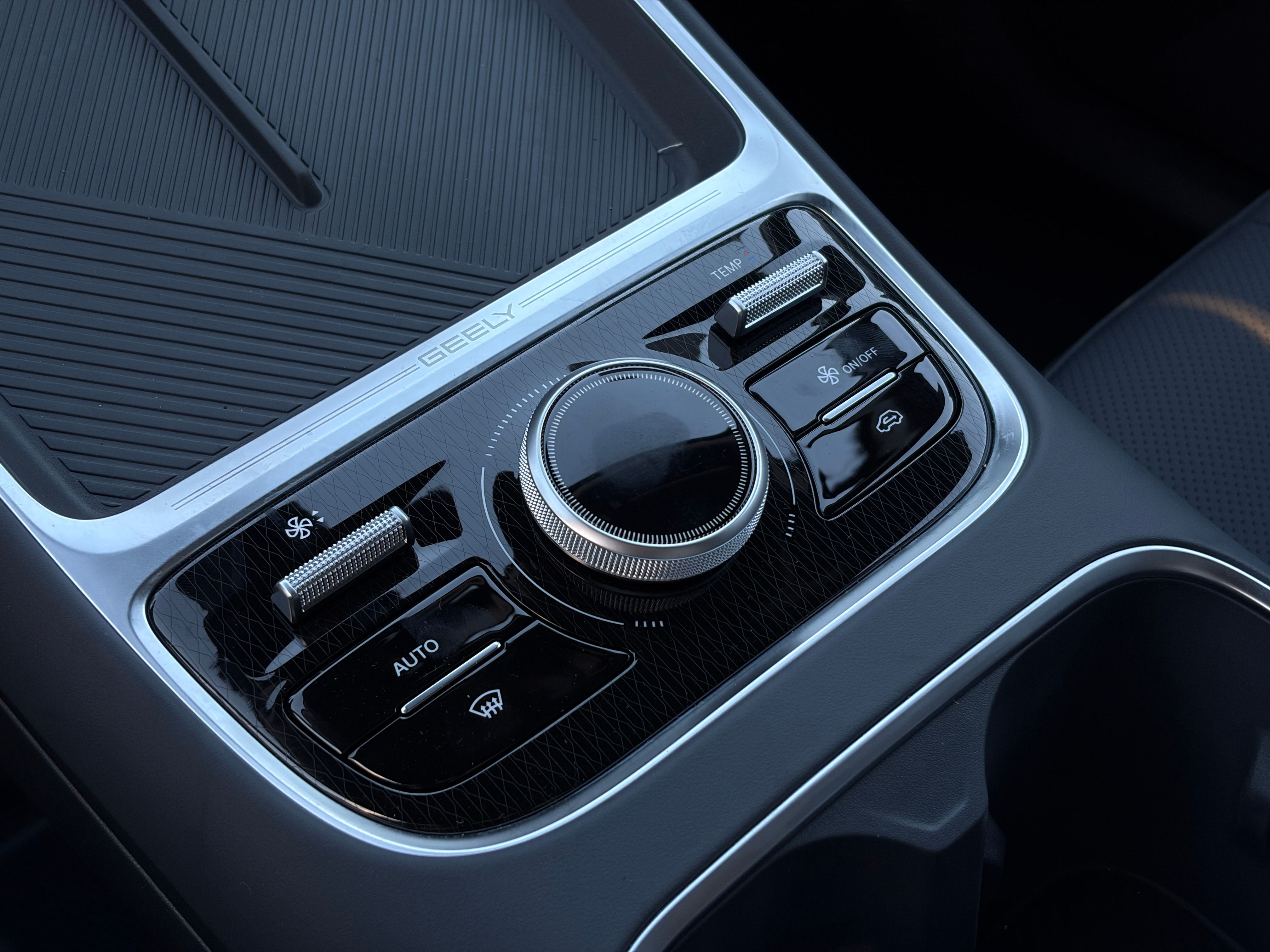 Geely EX5 EM-R Про