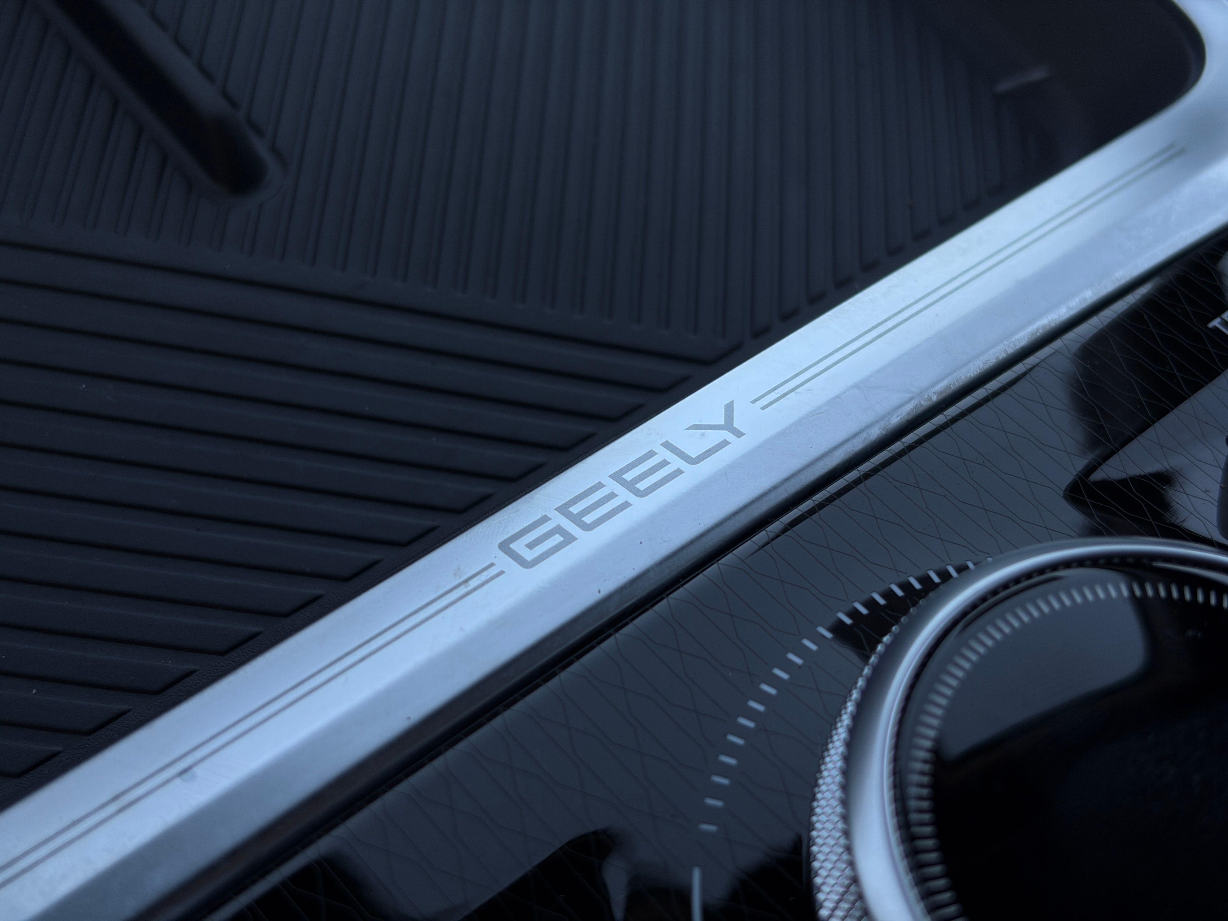 Geely EX5 EM-R Про