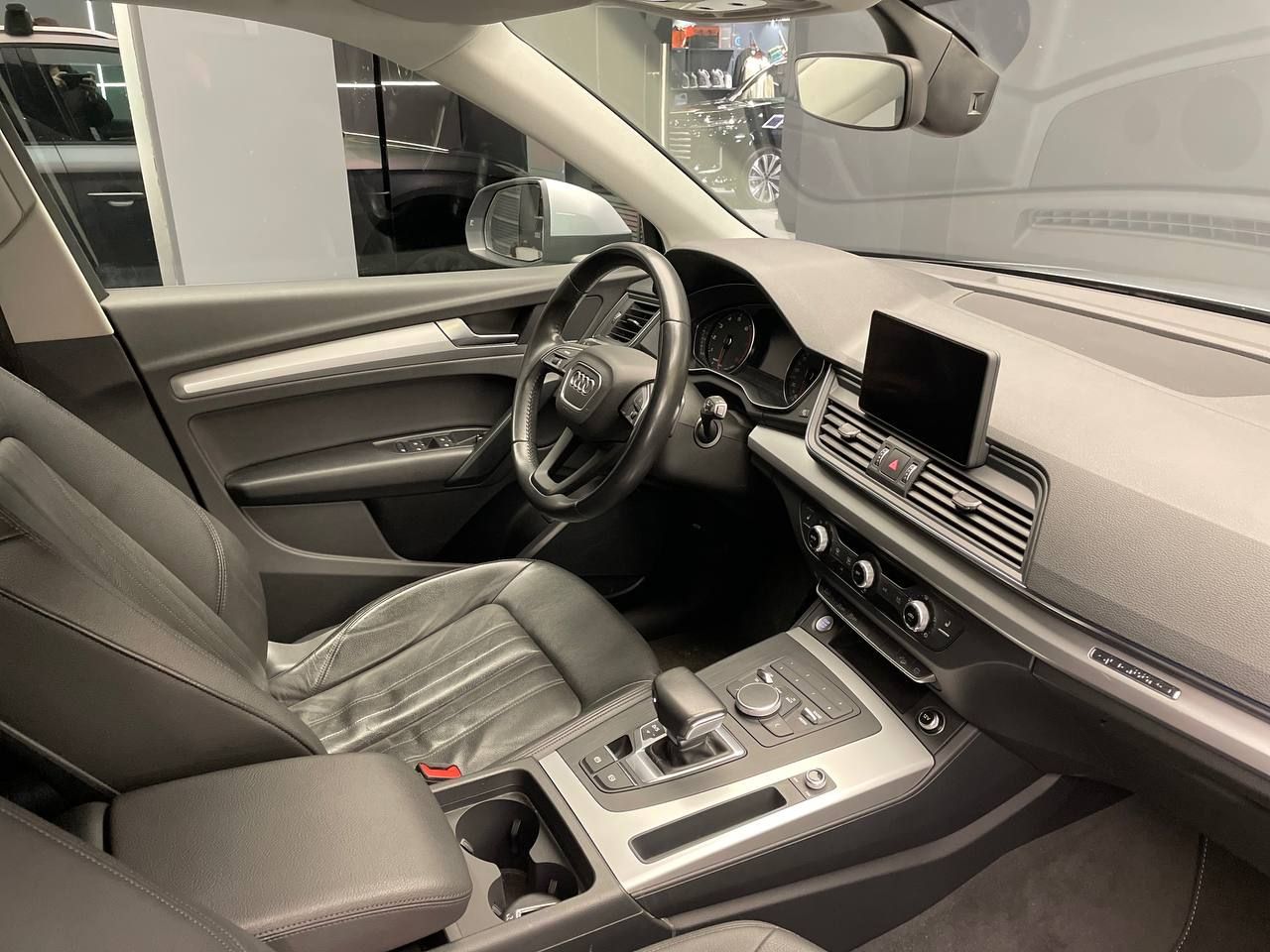 Audi Q5 2019 года, 31 128 км - вид 9