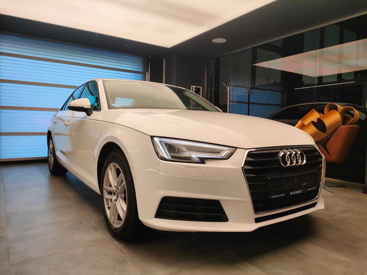 Audi A4 2018 года, 108 481 км - вид 3